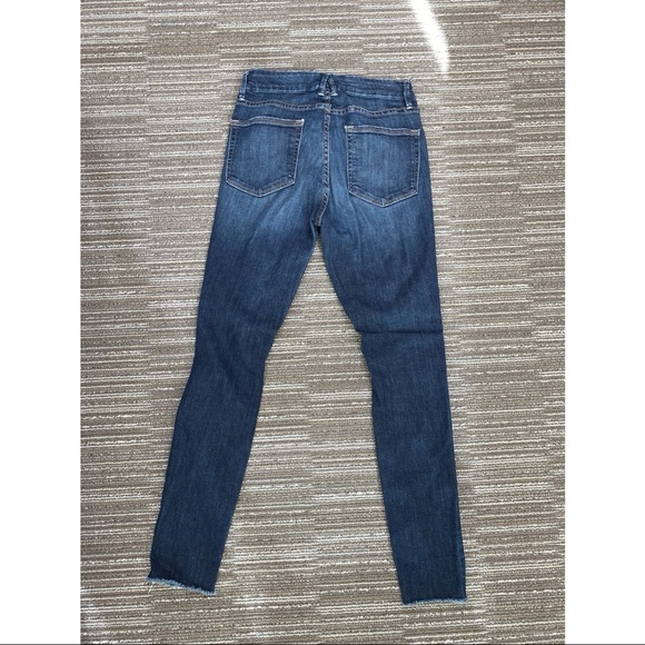 Good American Jeans - Picture 3 of 5